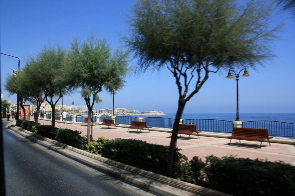 Modern Apartment Just Off The Promenade Sliema Exterior photo