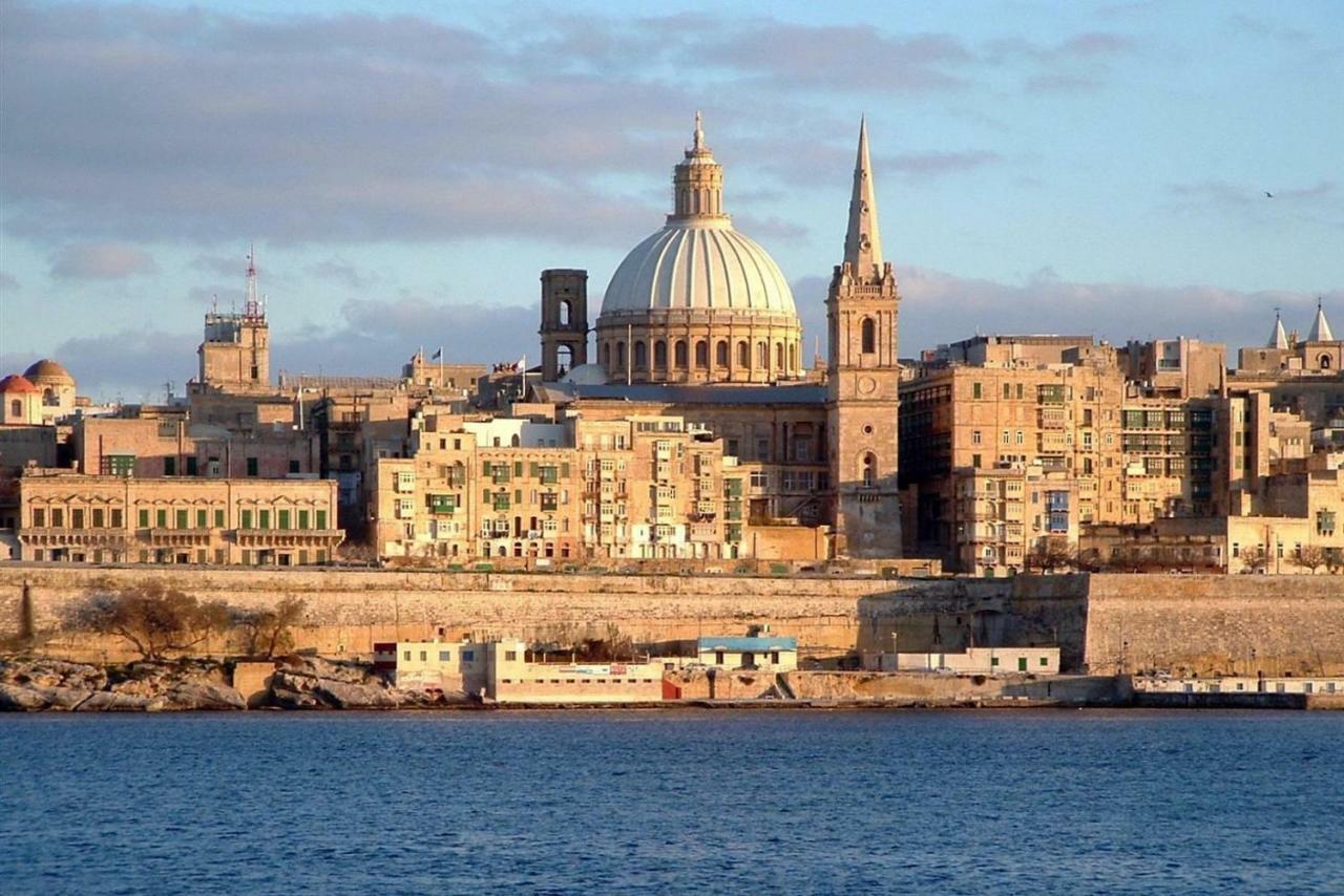Modern Apartment Just Off The Promenade Sliema Exterior photo