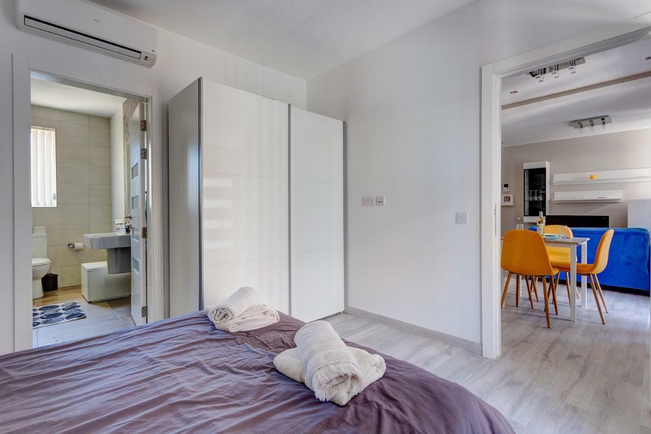 Modern Apartment Just Off The Promenade Sliema Exterior photo